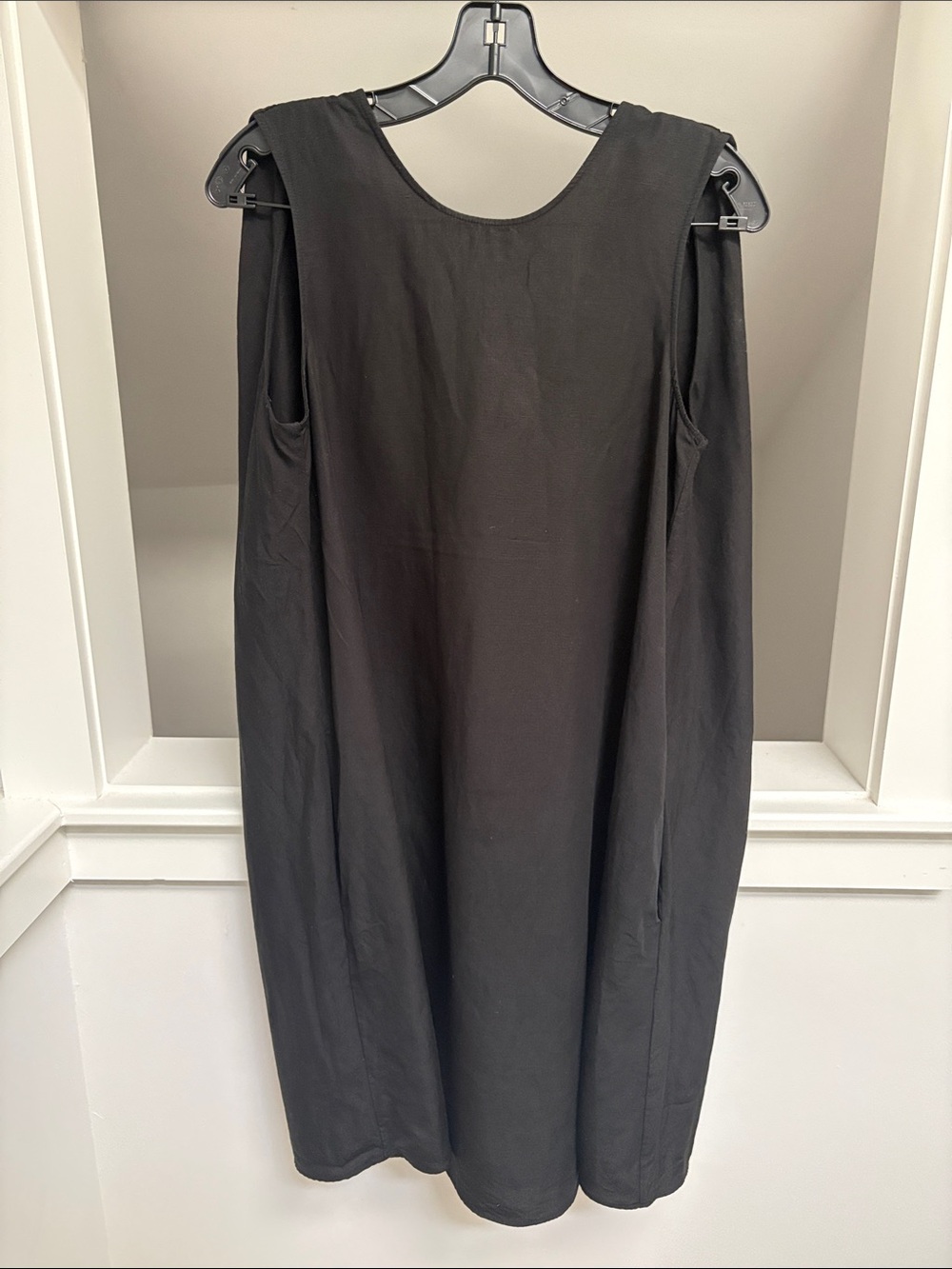 COS Black Linen Sleeveless Twist-Back Shift Dress